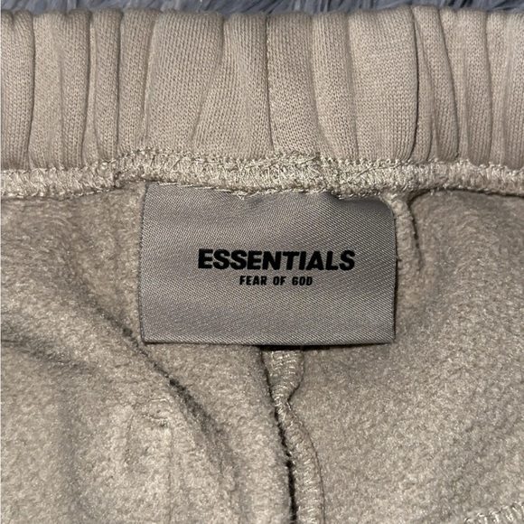 tan essential’s shorts - Picture 3 of 4